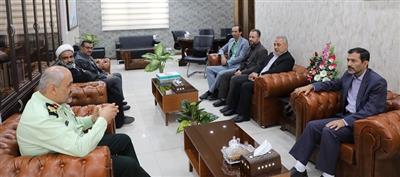 همزمان با هفته نیروی انتظامی انجام شد؛  دیدار مدیرعامل شركت برق منطقه‌ای سمنان با فرمانده انتظامی استان سمنان